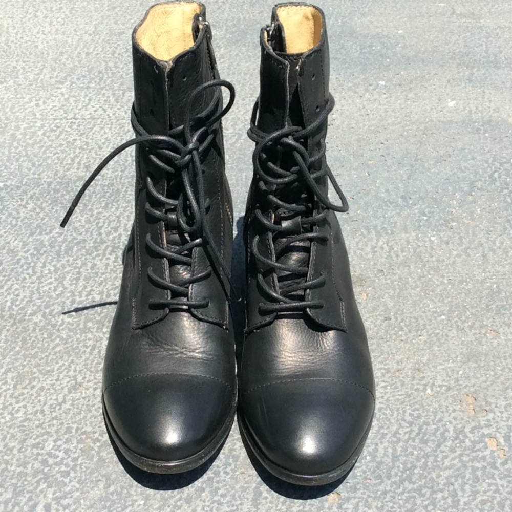 Frye Courtney Lace-up Boots NWB